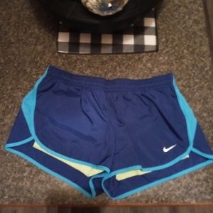 BUNDLE OF NIKE SHORTS.SIZE L AND M